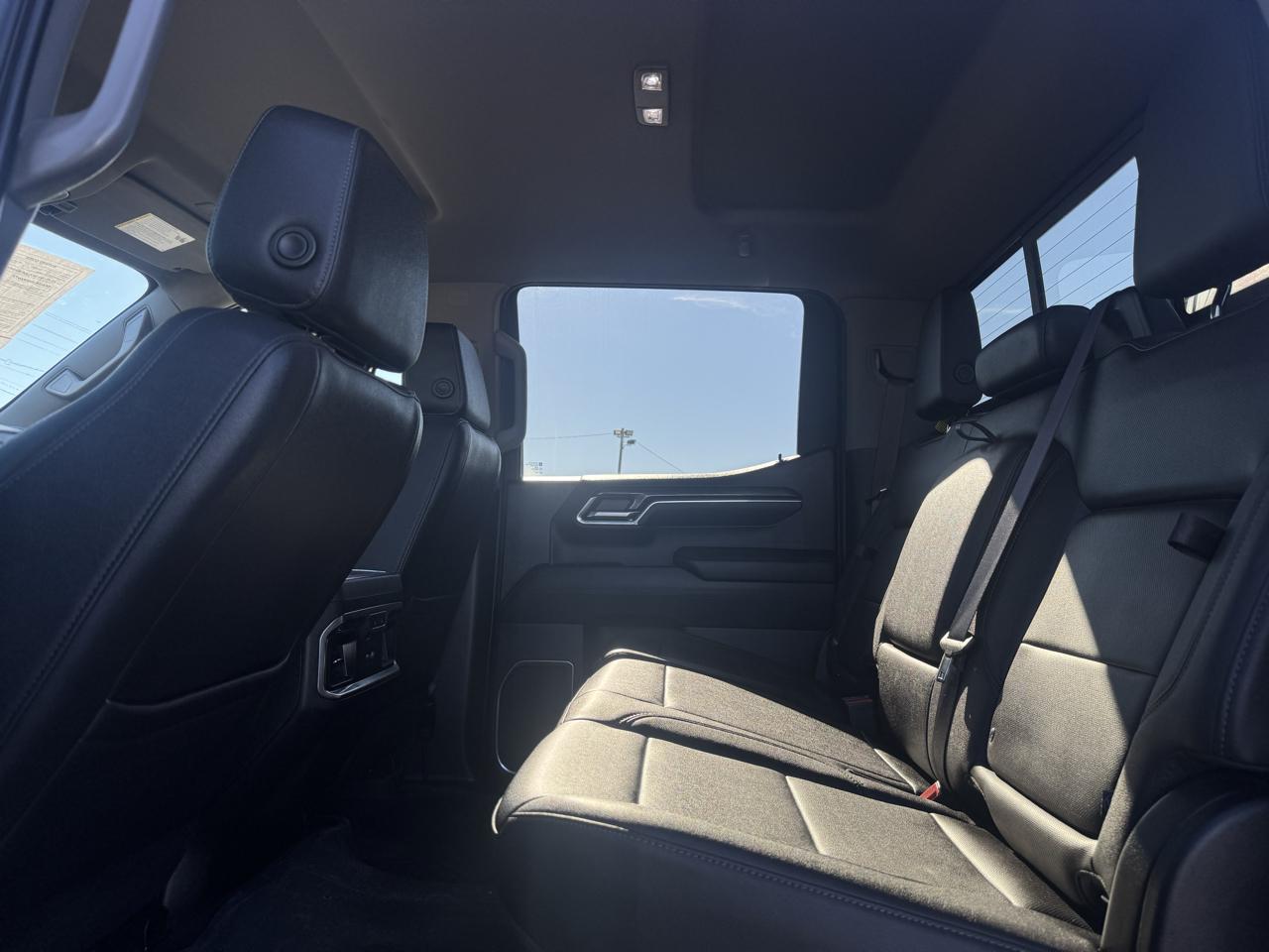 Chevrolet Silverado 1500 LTZ Crew Cab 4WD 2023