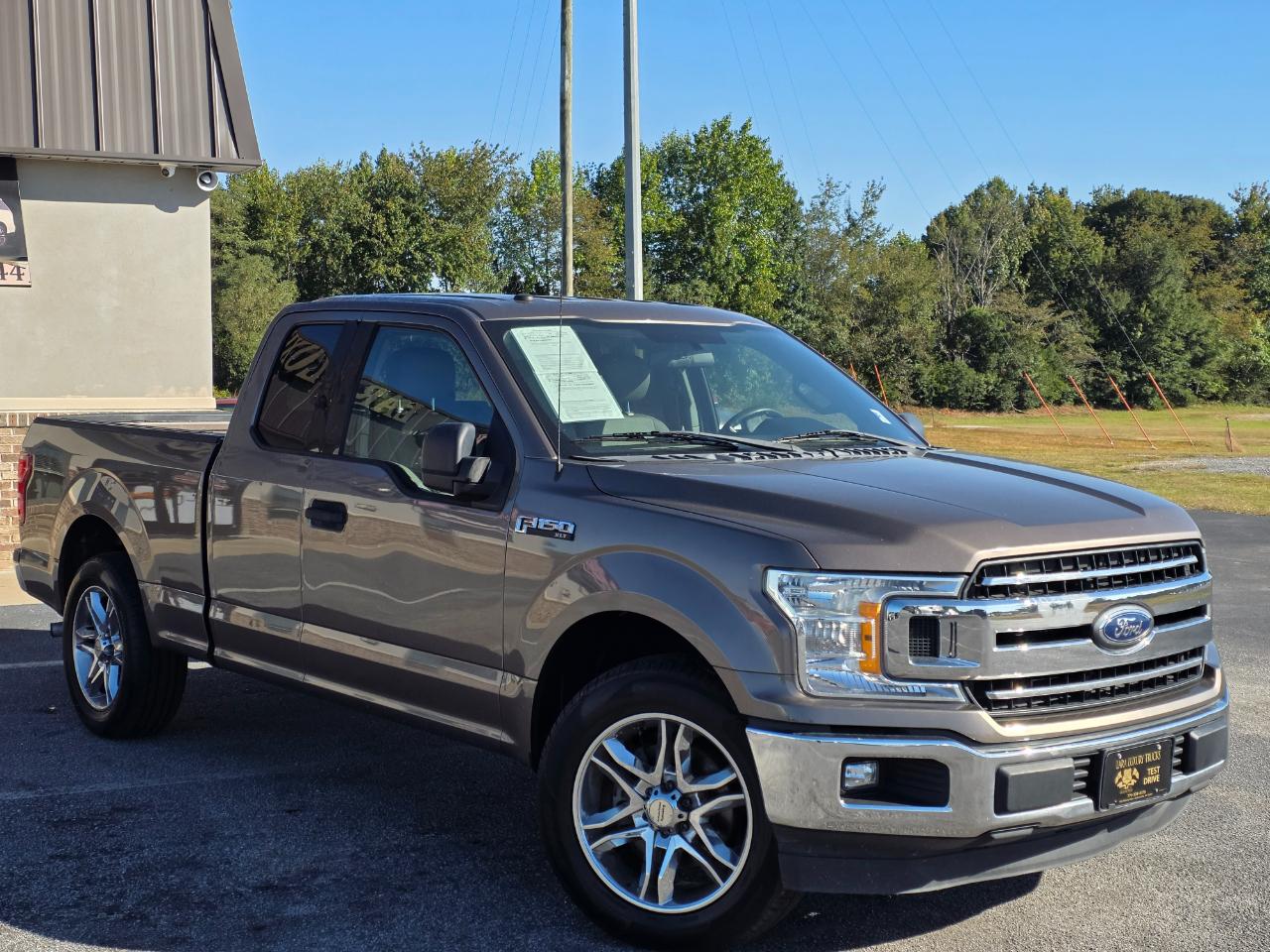 Ford F-150 2WD Reg Cab 145" XLT 2018