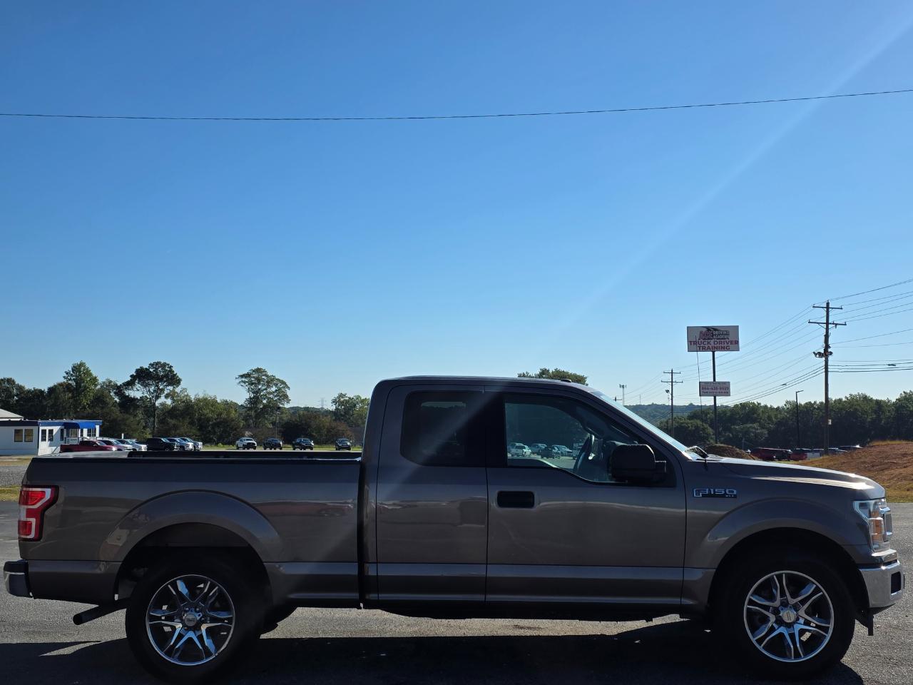 Ford F-150 2WD Reg Cab 145" XLT 2018