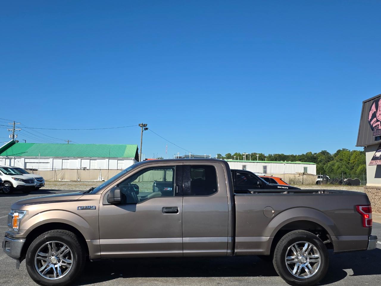 Ford F-150 2WD Reg Cab 145" XLT 2018
