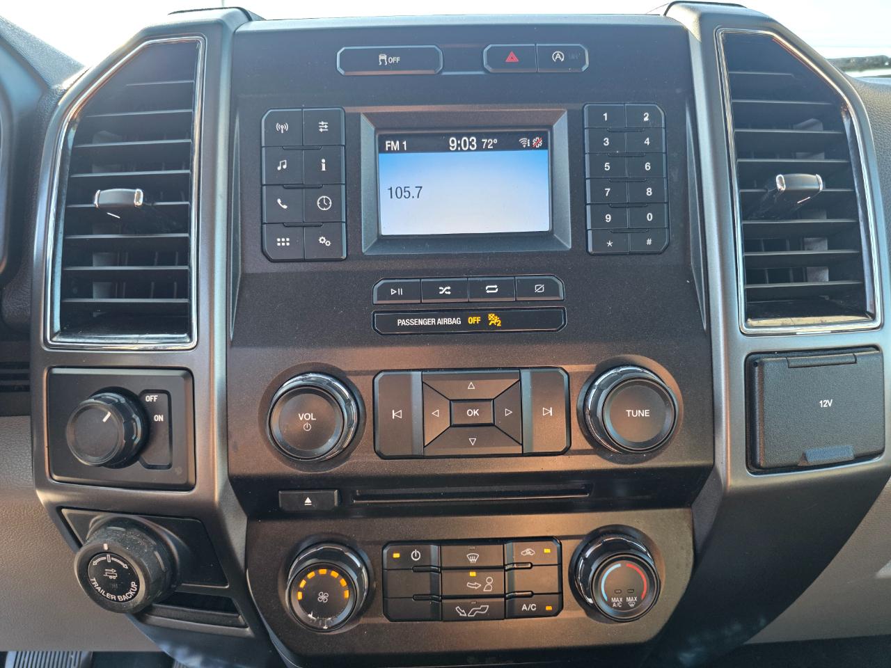 Ford F-150 2WD Reg Cab 145" XLT 2018