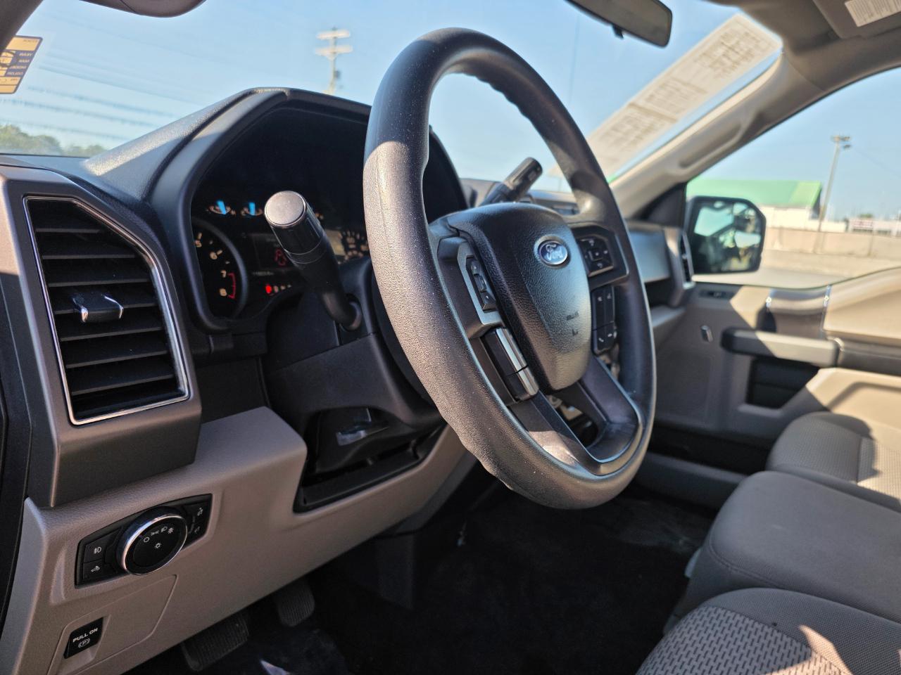 Ford F-150 2WD Reg Cab 145" XLT 2018