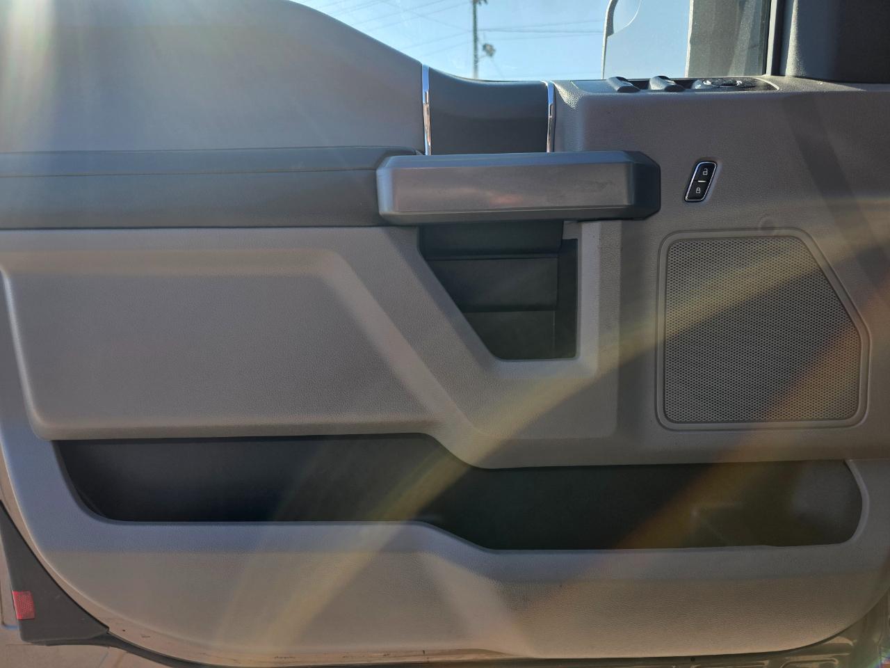 Ford F-150 2WD Reg Cab 145" XLT 2018