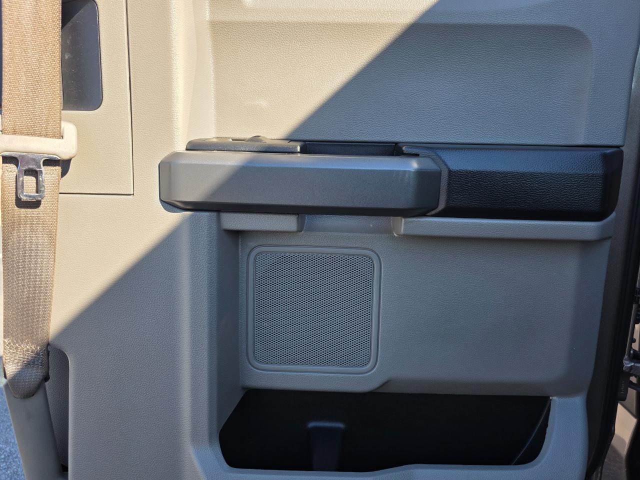 Ford F-150 2WD Reg Cab 145" XLT 2018