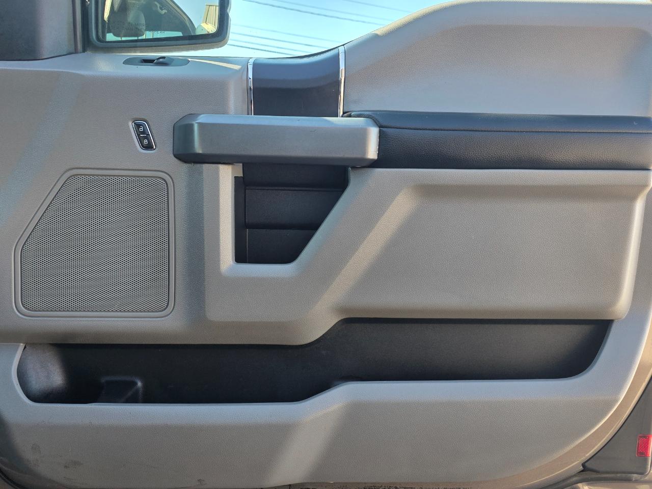 Ford F-150 2WD Reg Cab 145" XLT 2018
