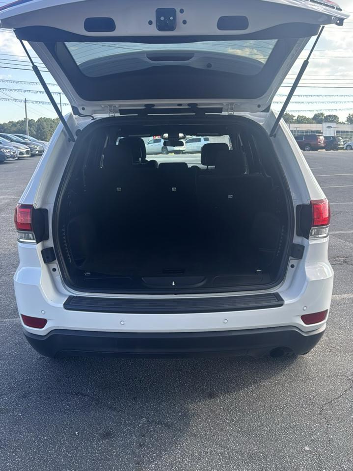 Jeep Grand Cherokee Laredo 2WD 2020