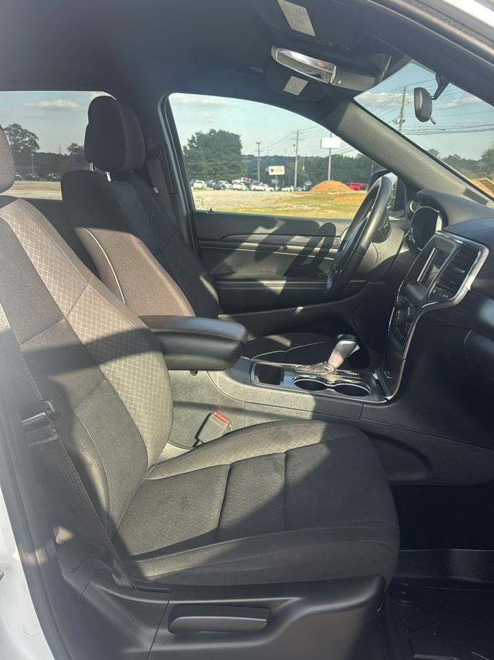 Jeep Grand Cherokee Laredo 2WD 2020