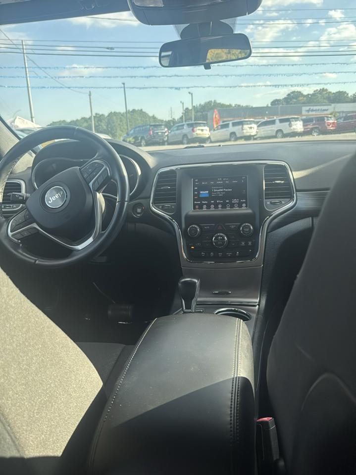 Jeep Grand Cherokee Laredo 2WD 2020