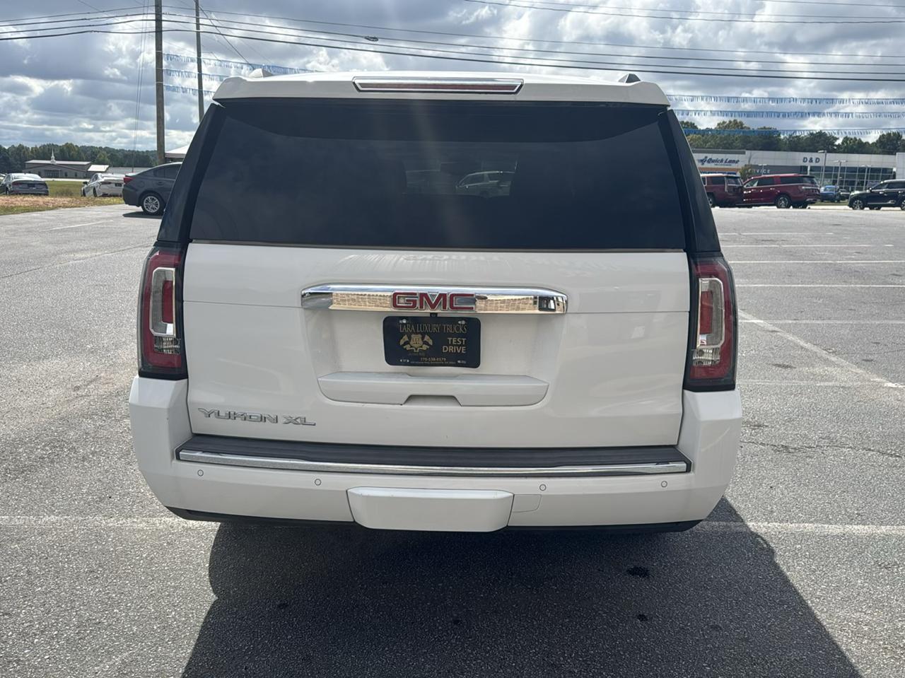 GMC Yukon Denali XL 4WD 2015