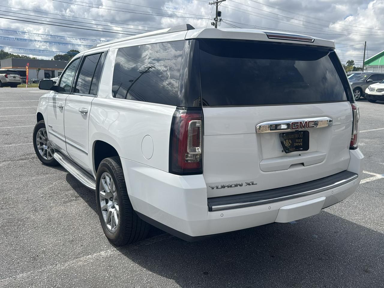 GMC Yukon Denali XL 4WD 2015