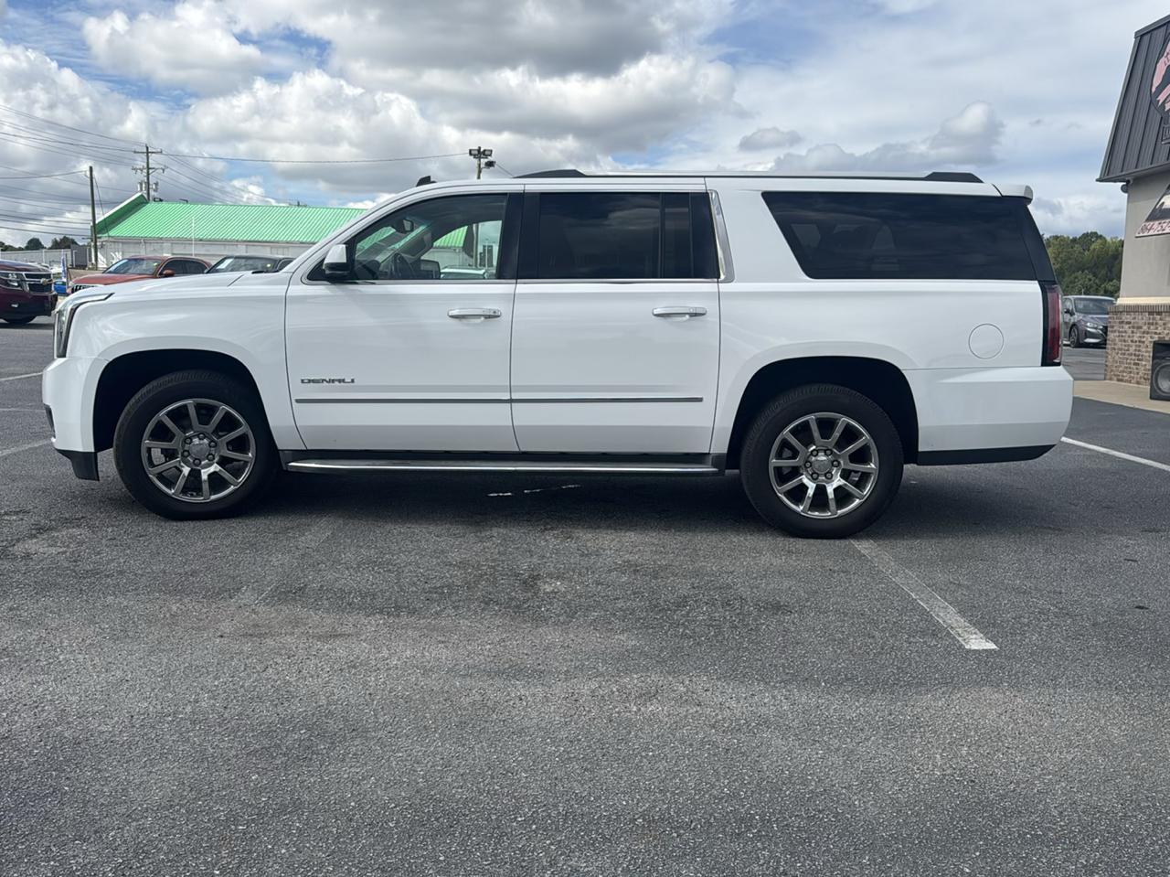 GMC Yukon Denali XL 4WD 2015