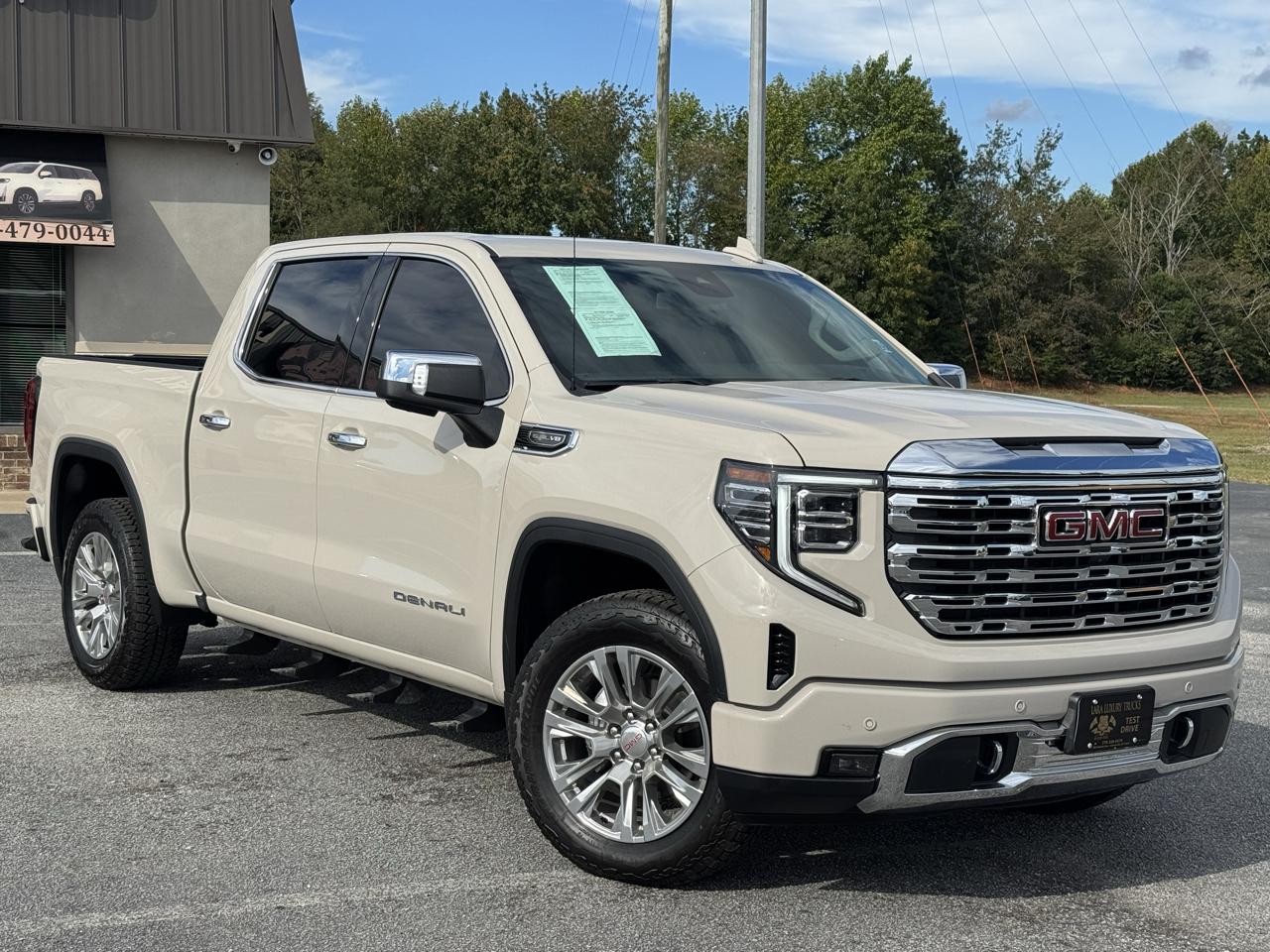 GMC Sierra 1500 Denali Crew Cab Short Box 4WD 2026