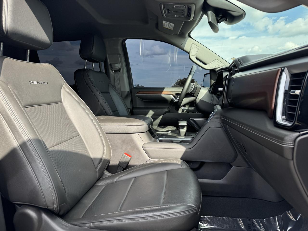 GMC Sierra 1500 Denali Crew Cab Short Box 4WD 2026