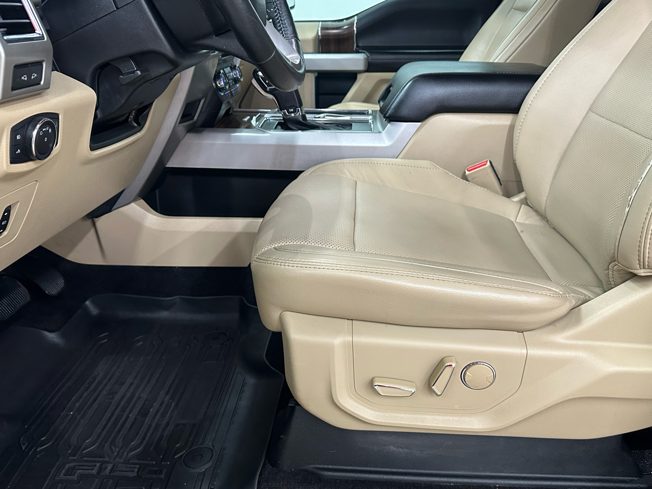 Ford F-150 Lariat SuperCrew 5.5-ft. Bed 2WD 2017