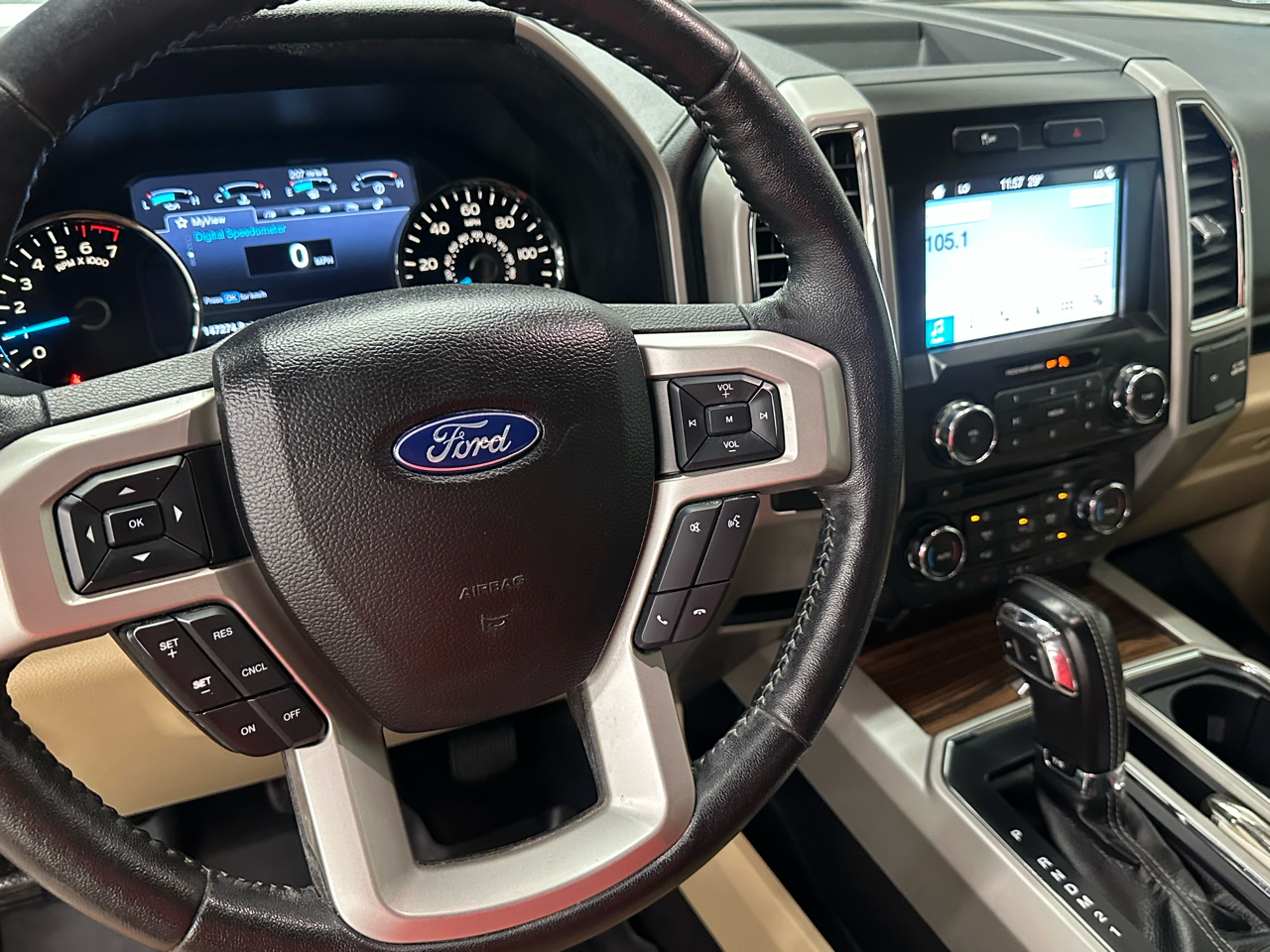 Ford F-150 Lariat SuperCrew 5.5-ft. Bed 2WD 2017