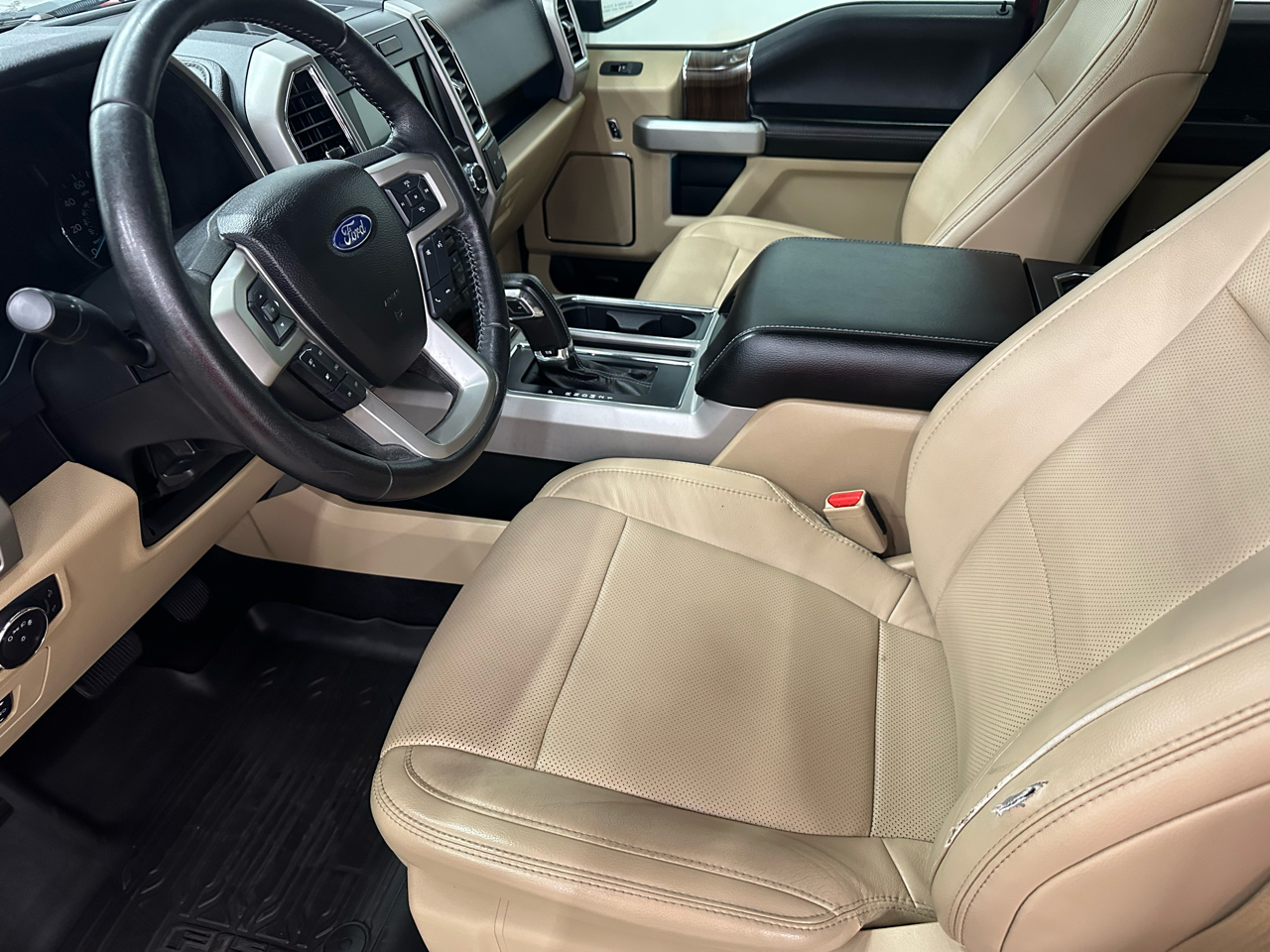 Ford F-150 Lariat SuperCrew 5.5-ft. Bed 2WD 2017