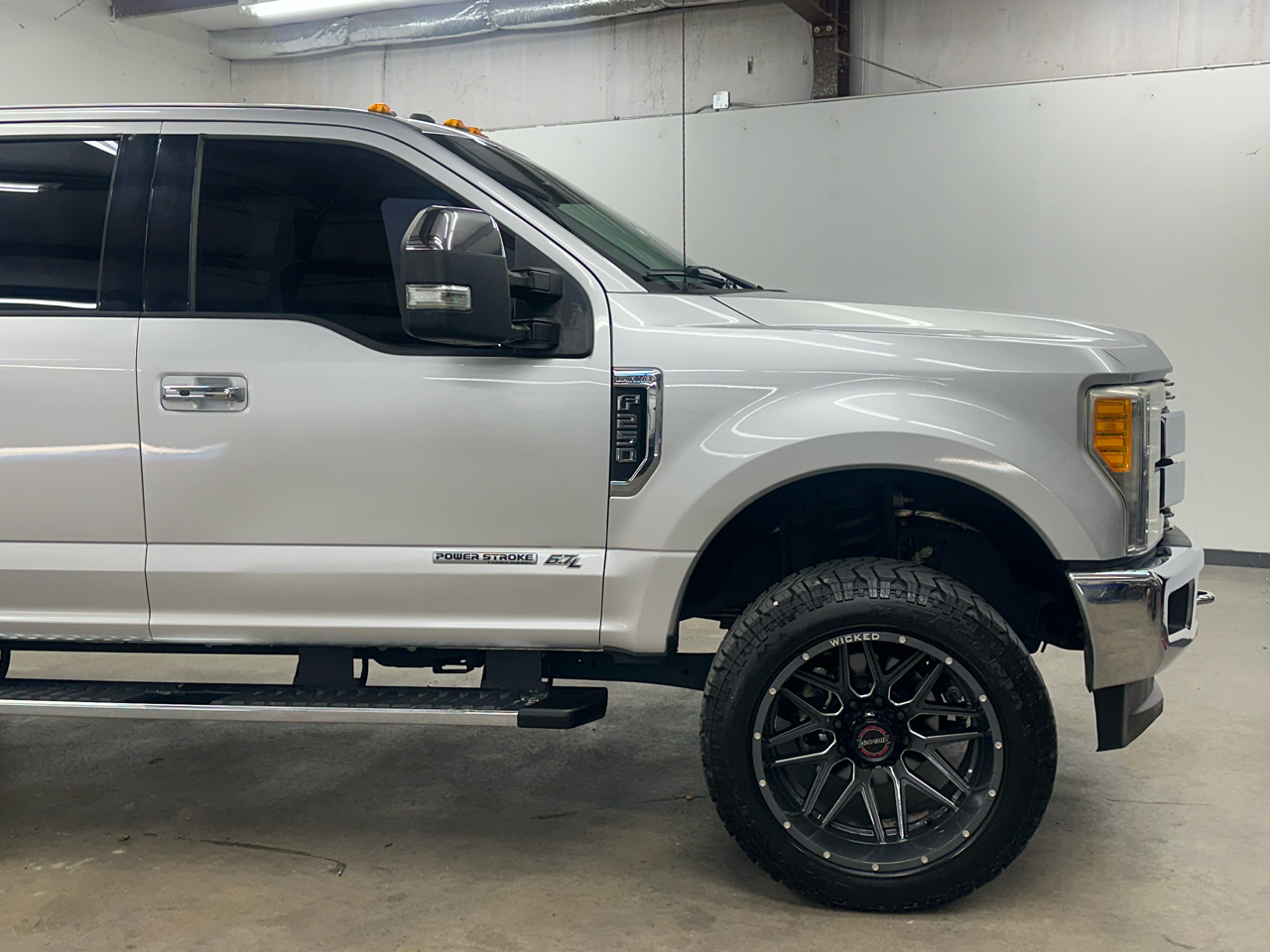 Ford F-250 SD Lariat Crew Cab 4WD 2017