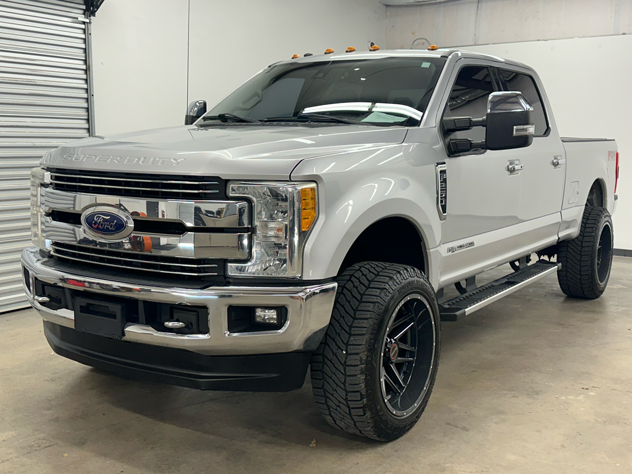 Ford F-250 SD Lariat Crew Cab 4WD 2017