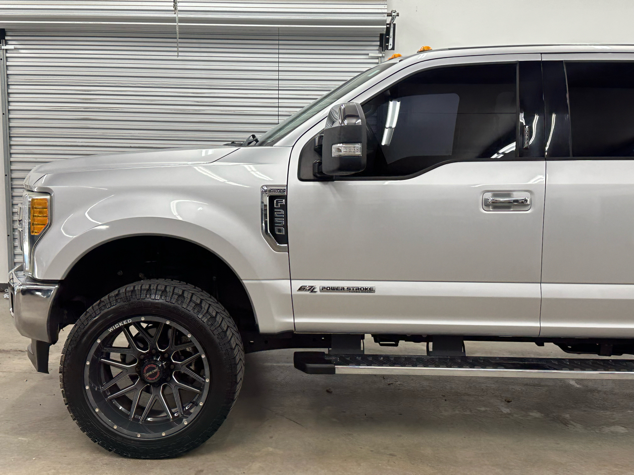 Ford F-250 SD Lariat Crew Cab 4WD 2017