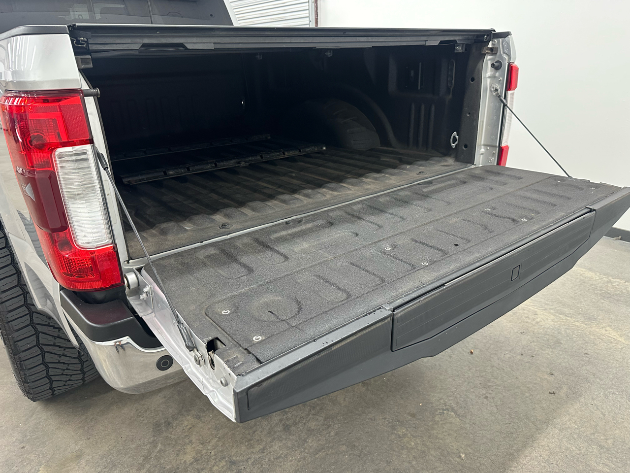 Ford F-250 SD Lariat Crew Cab 4WD 2017