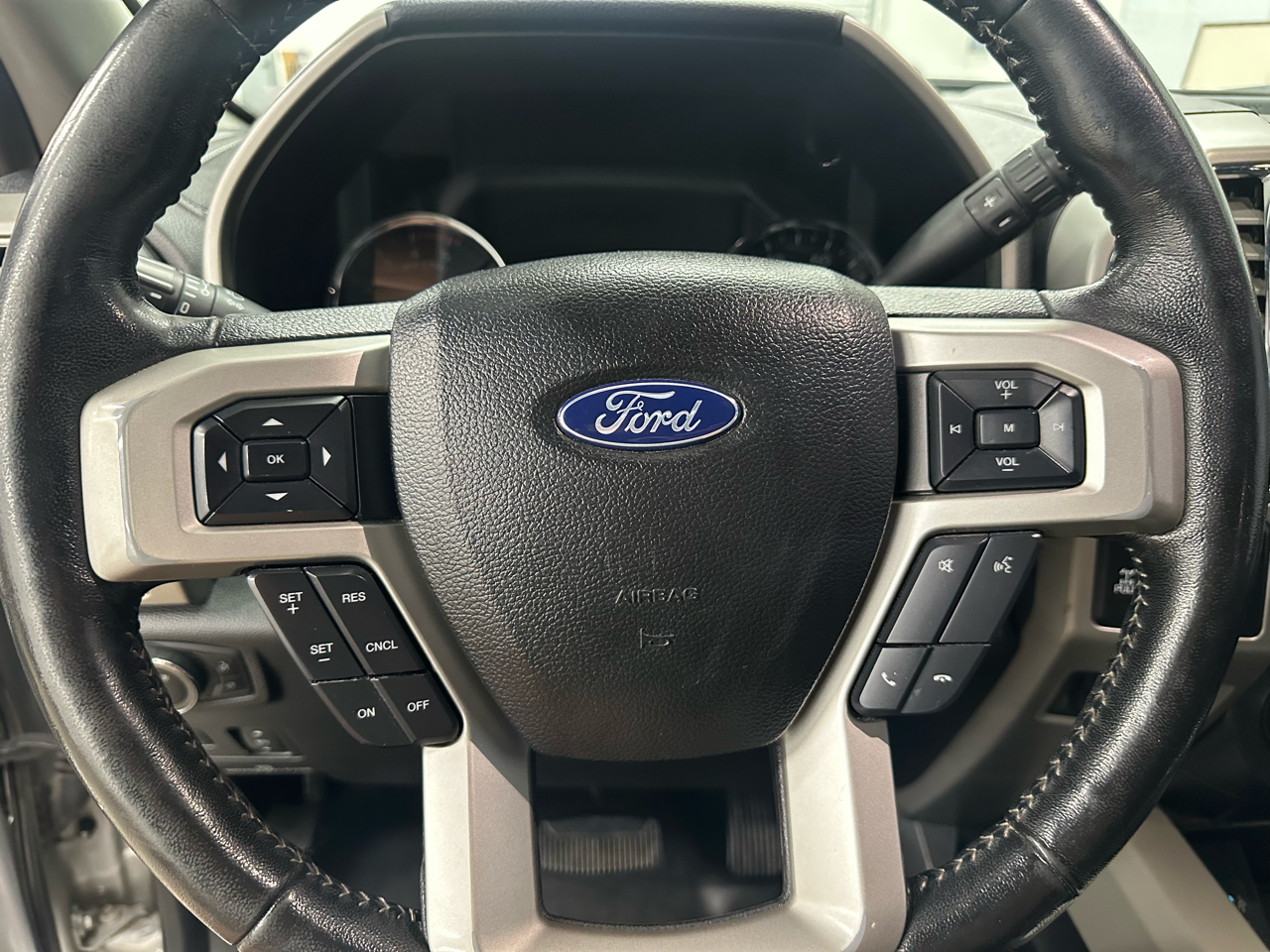 Ford F-250 SD Lariat Crew Cab 4WD 2017