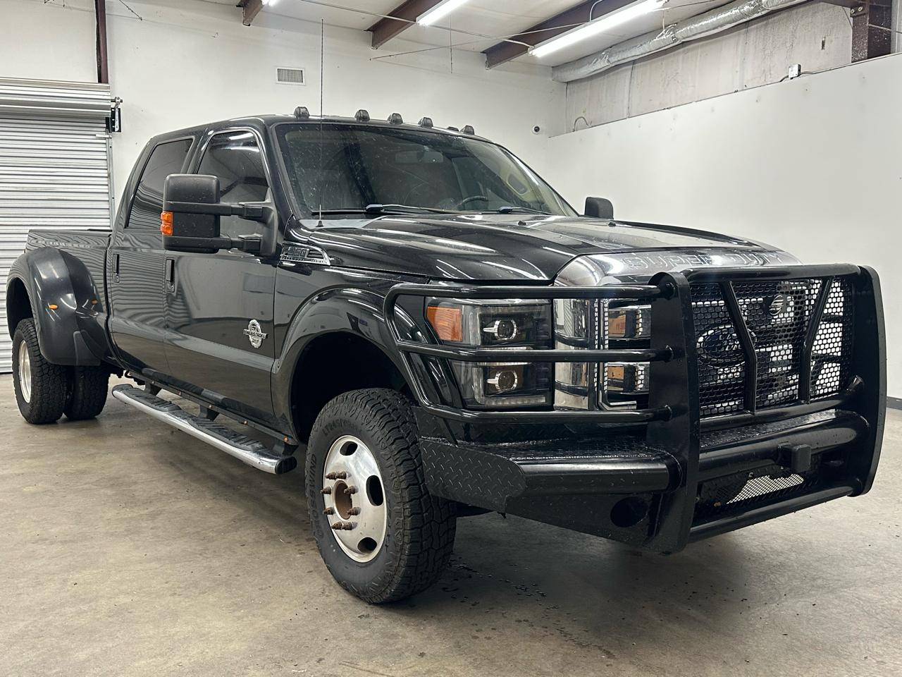 Ford F-350 SD Lariat Crew Cab Long Bed DRW 2WD 2011