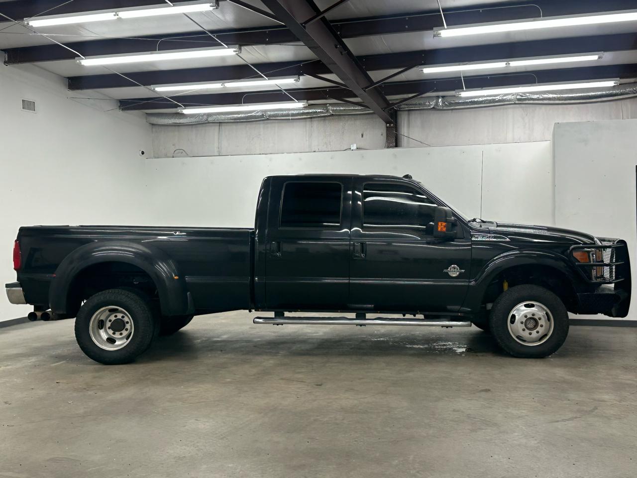 Ford F-350 SD Lariat Crew Cab Long Bed DRW 2WD 2011