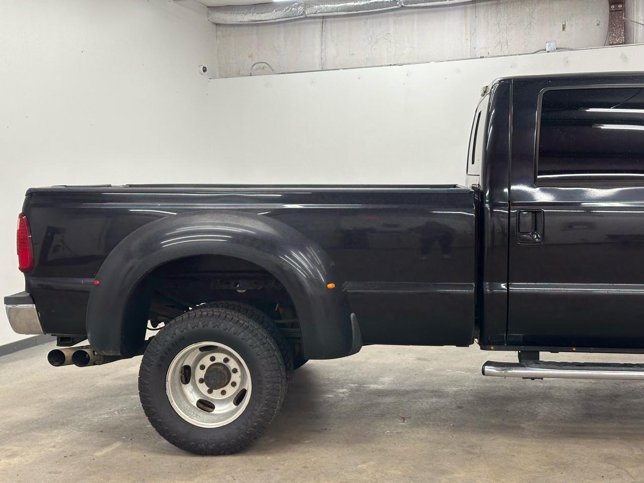 Ford F-350 SD Lariat Crew Cab Long Bed DRW 2WD 2011