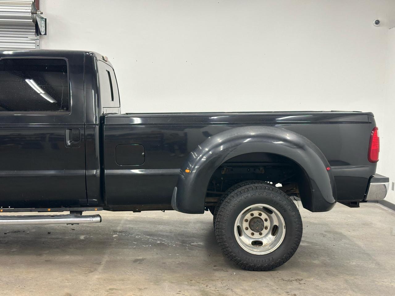 Ford F-350 SD Lariat Crew Cab Long Bed DRW 2WD 2011