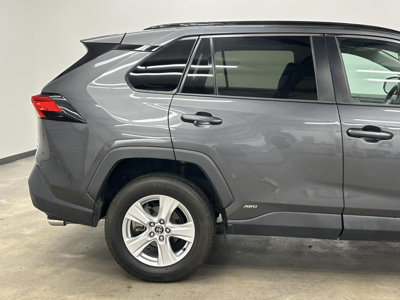 Toyota RAV4 Hybrid XLE 2020
