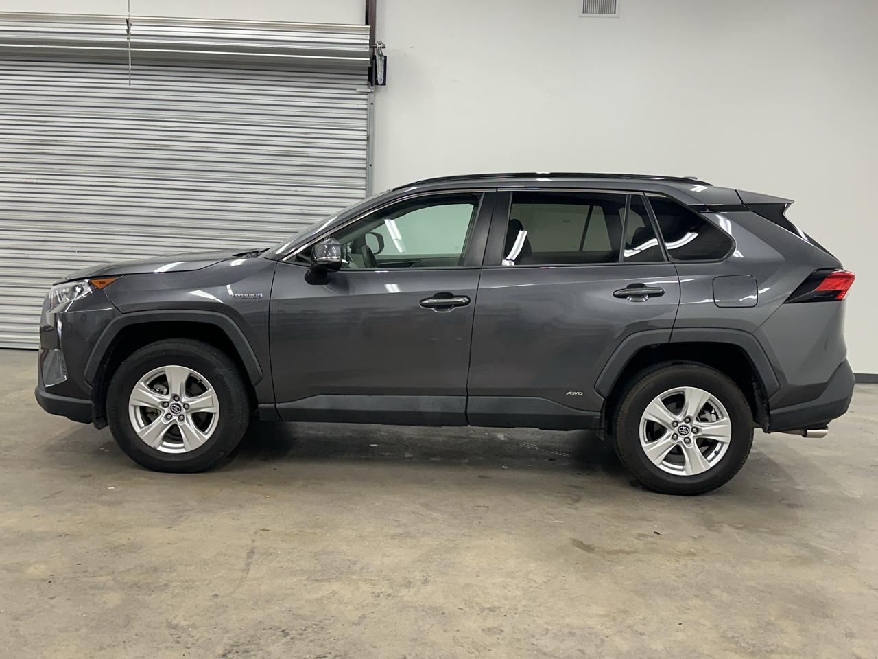 Toyota RAV4 Hybrid XLE 2020
