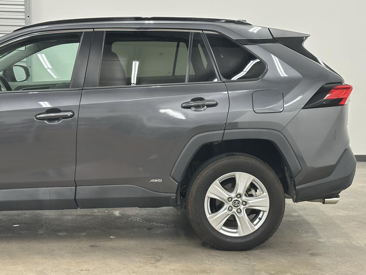Toyota RAV4 Hybrid XLE 2020