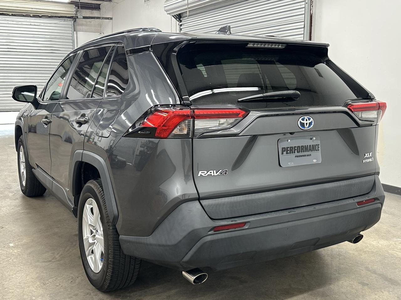 Toyota RAV4 Hybrid XLE 2020