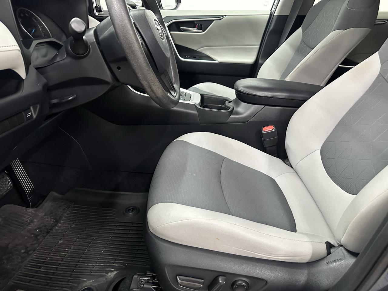 Toyota RAV4 Hybrid XLE 2020