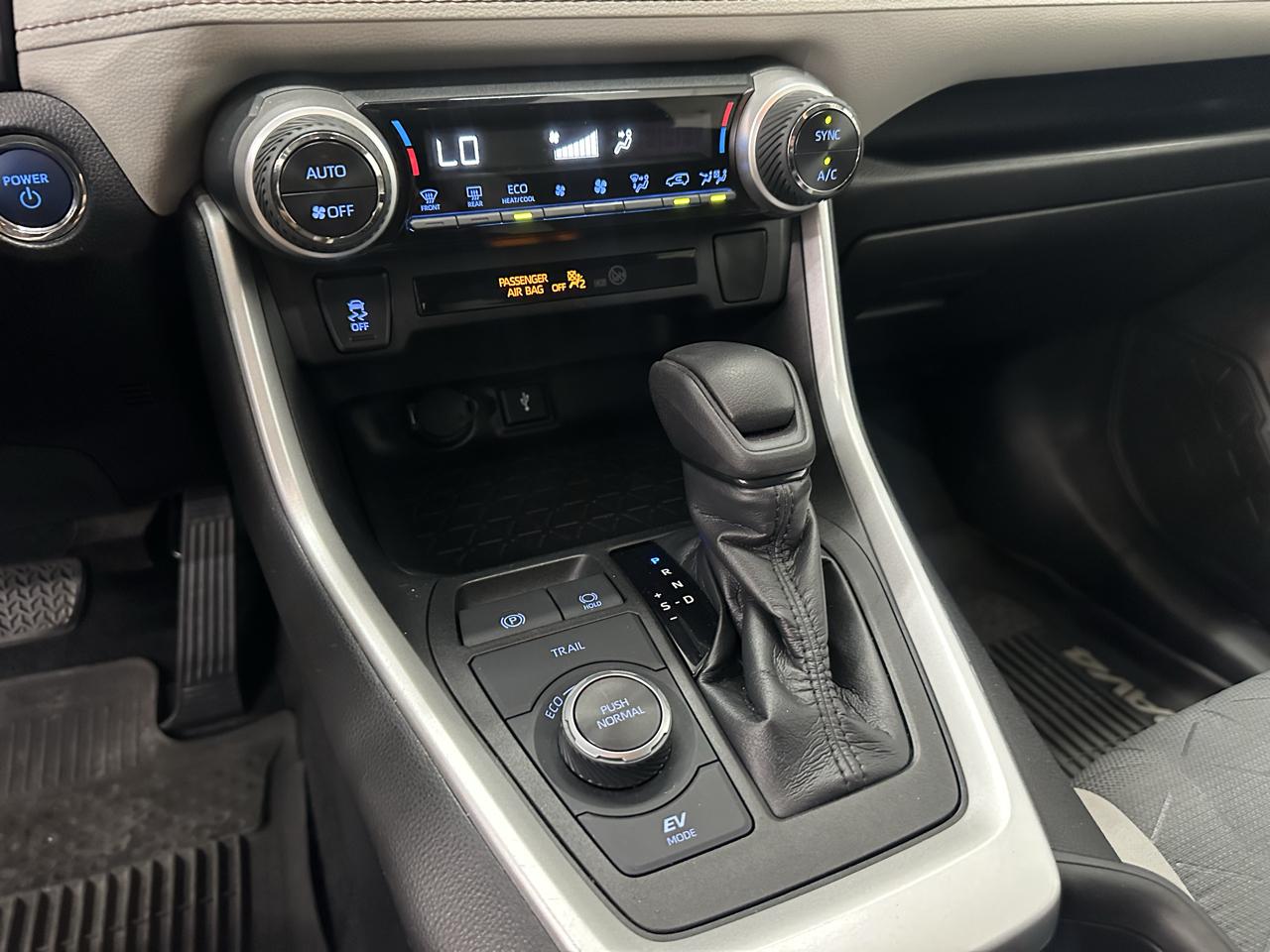 Toyota RAV4 Hybrid XLE 2020