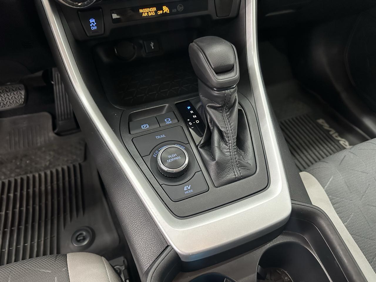 Toyota RAV4 Hybrid XLE 2020