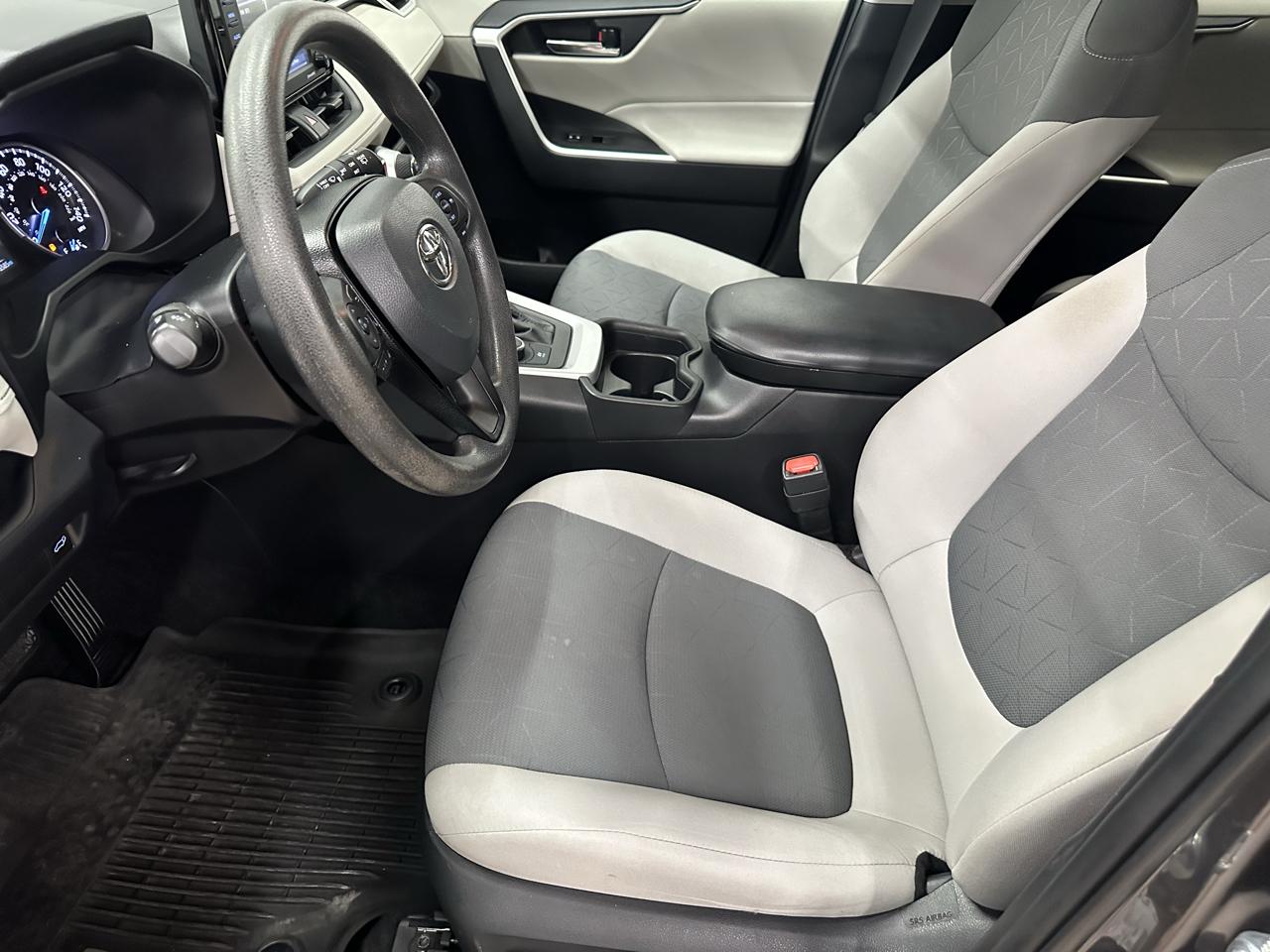 Toyota RAV4 Hybrid XLE 2020