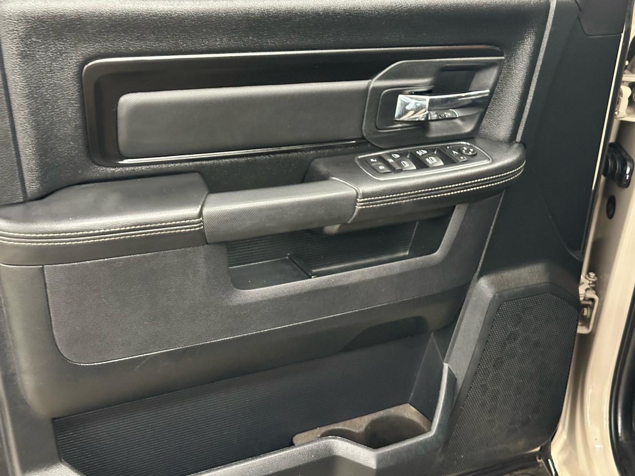 RAM 1500 Rebel Crew Cab SWB 4WD 2017