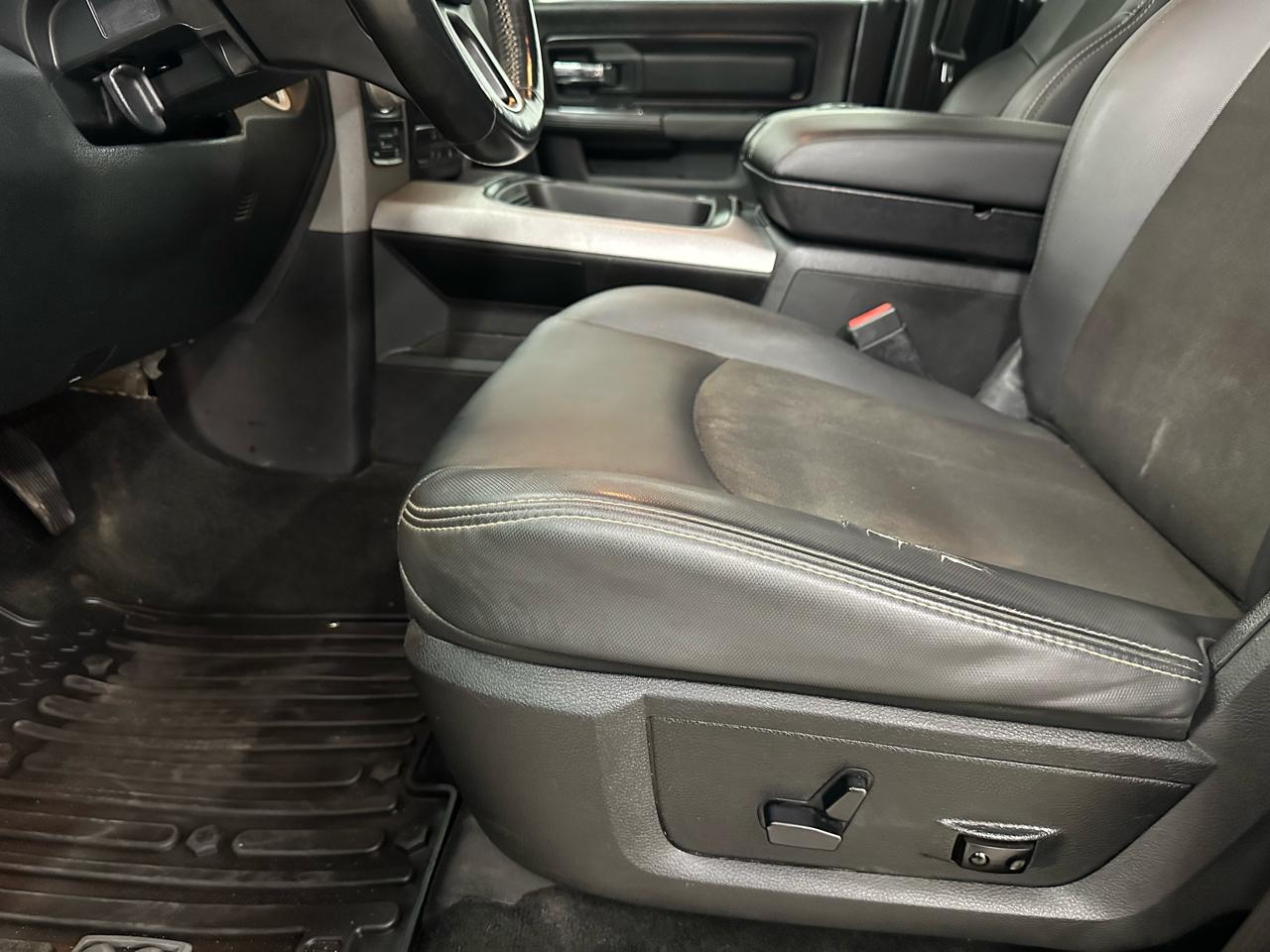 RAM 1500 Rebel Crew Cab SWB 4WD 2017