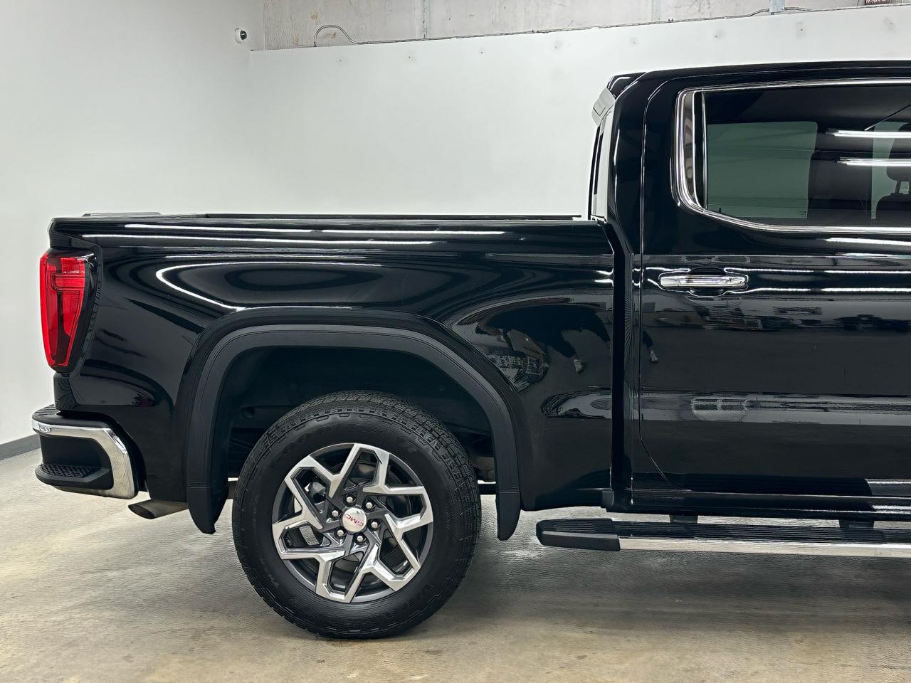 GMC Sierra 1500 SLT Crew Cab 2WD 2023