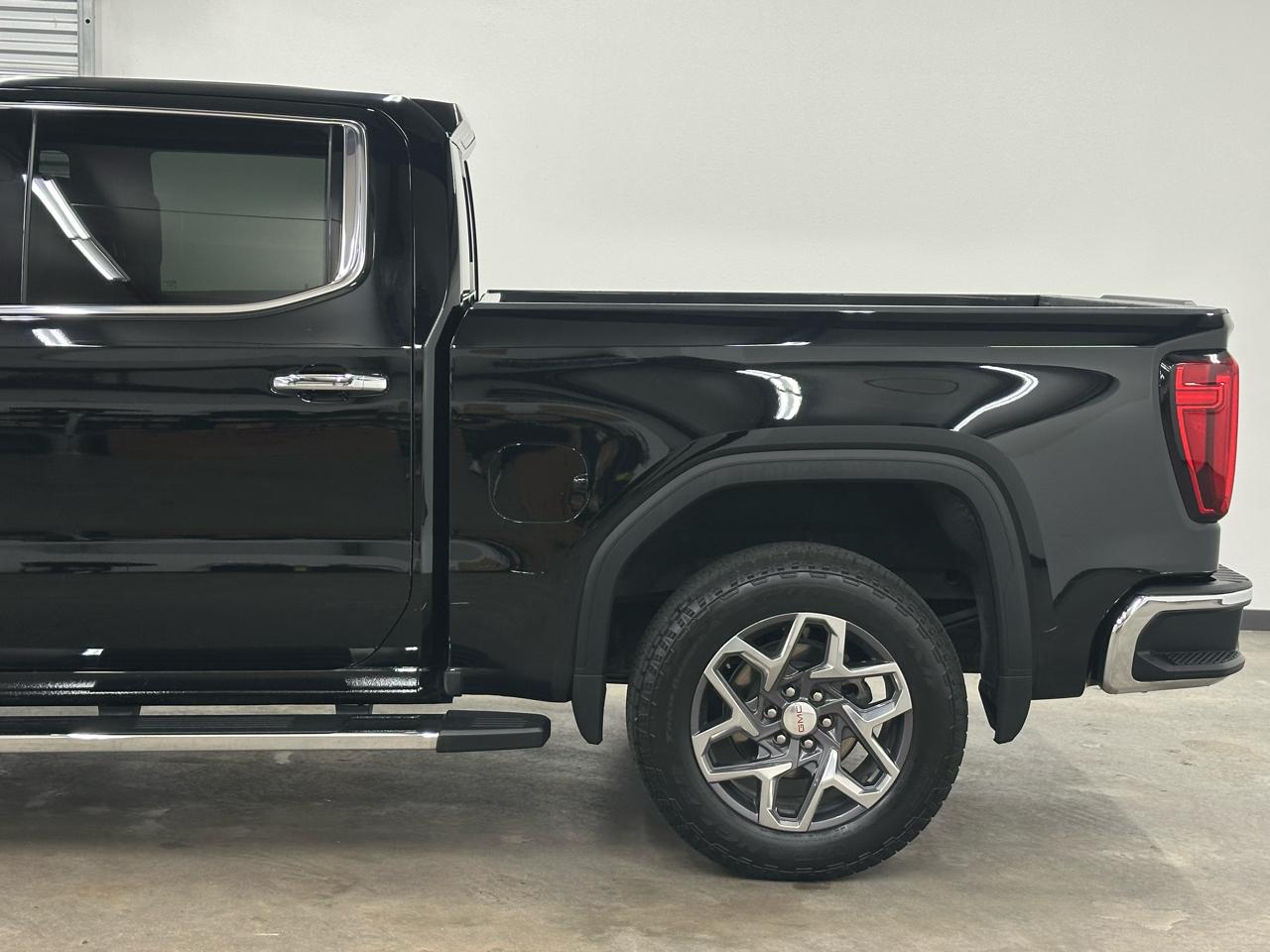 GMC Sierra 1500 SLT Crew Cab 2WD 2023