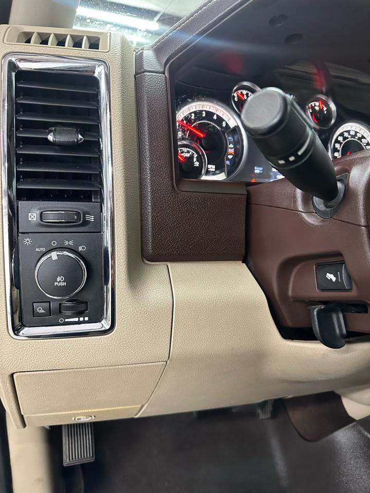 RAM 2500 Laramie Crew Cab SWB 4WD 2013