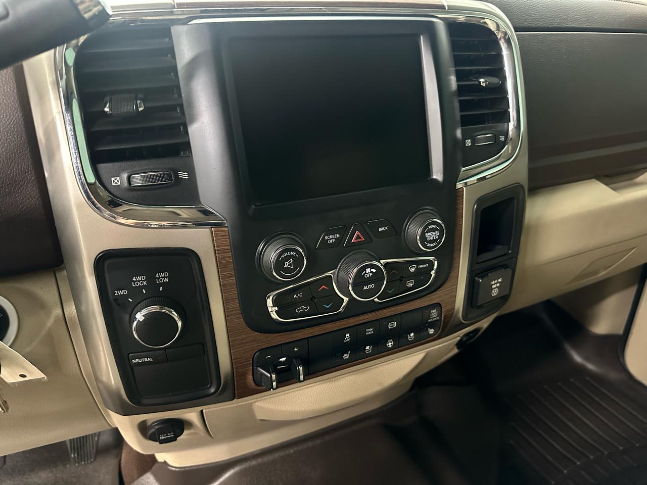RAM 2500 Laramie Crew Cab SWB 4WD 2013