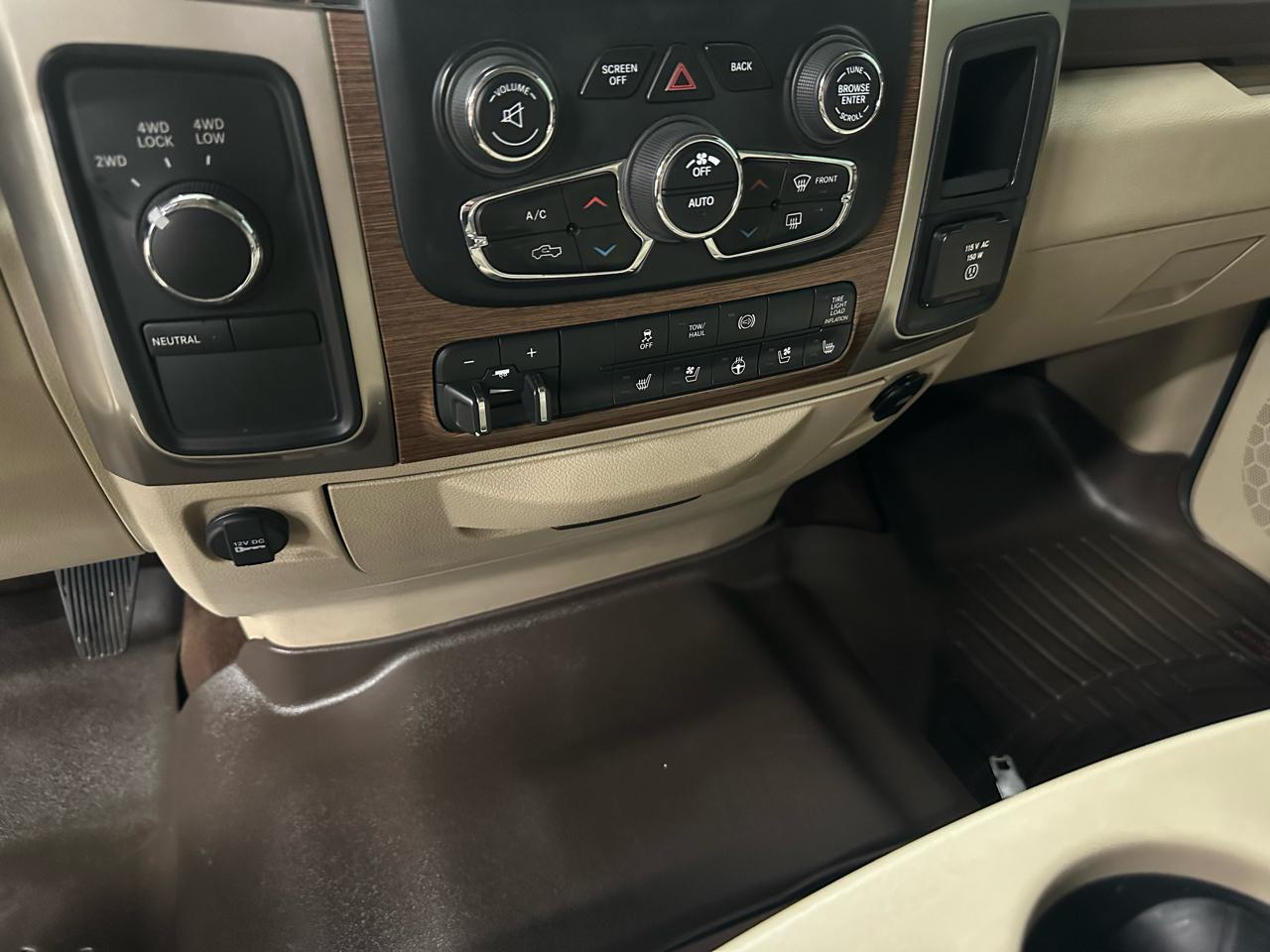 RAM 2500 Laramie Crew Cab SWB 4WD 2013
