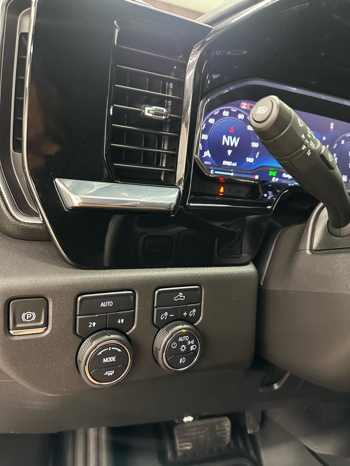 Chevrolet Silverado 1500 RST Crew Cab 4WD 2024