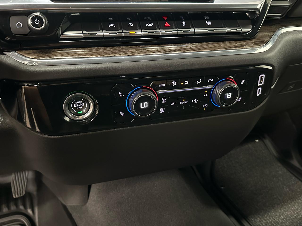 Chevrolet Silverado 1500 RST Crew Cab 4WD 2024