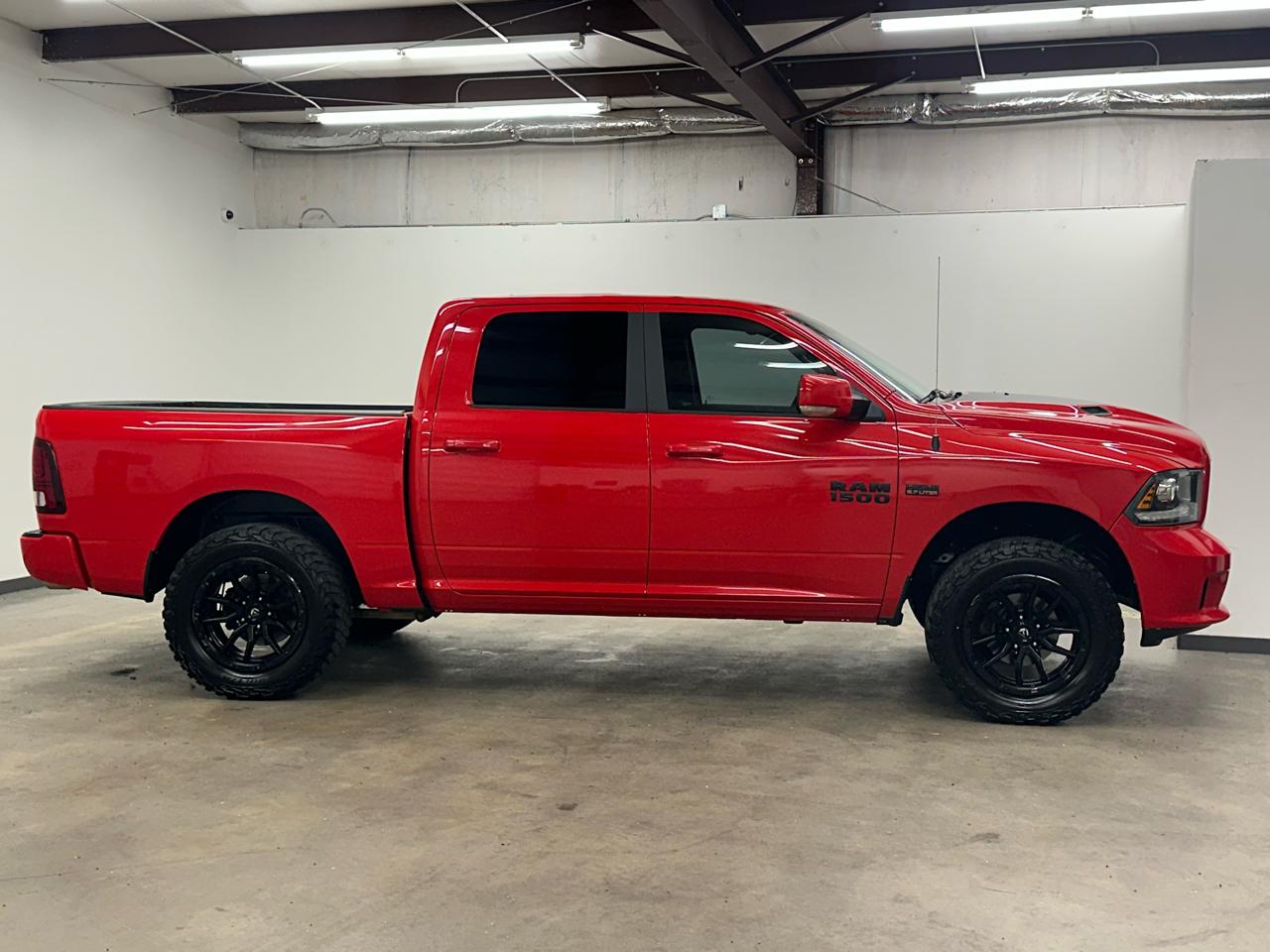 RAM 1500 Sport Crew Cab SWB 4WD 2016