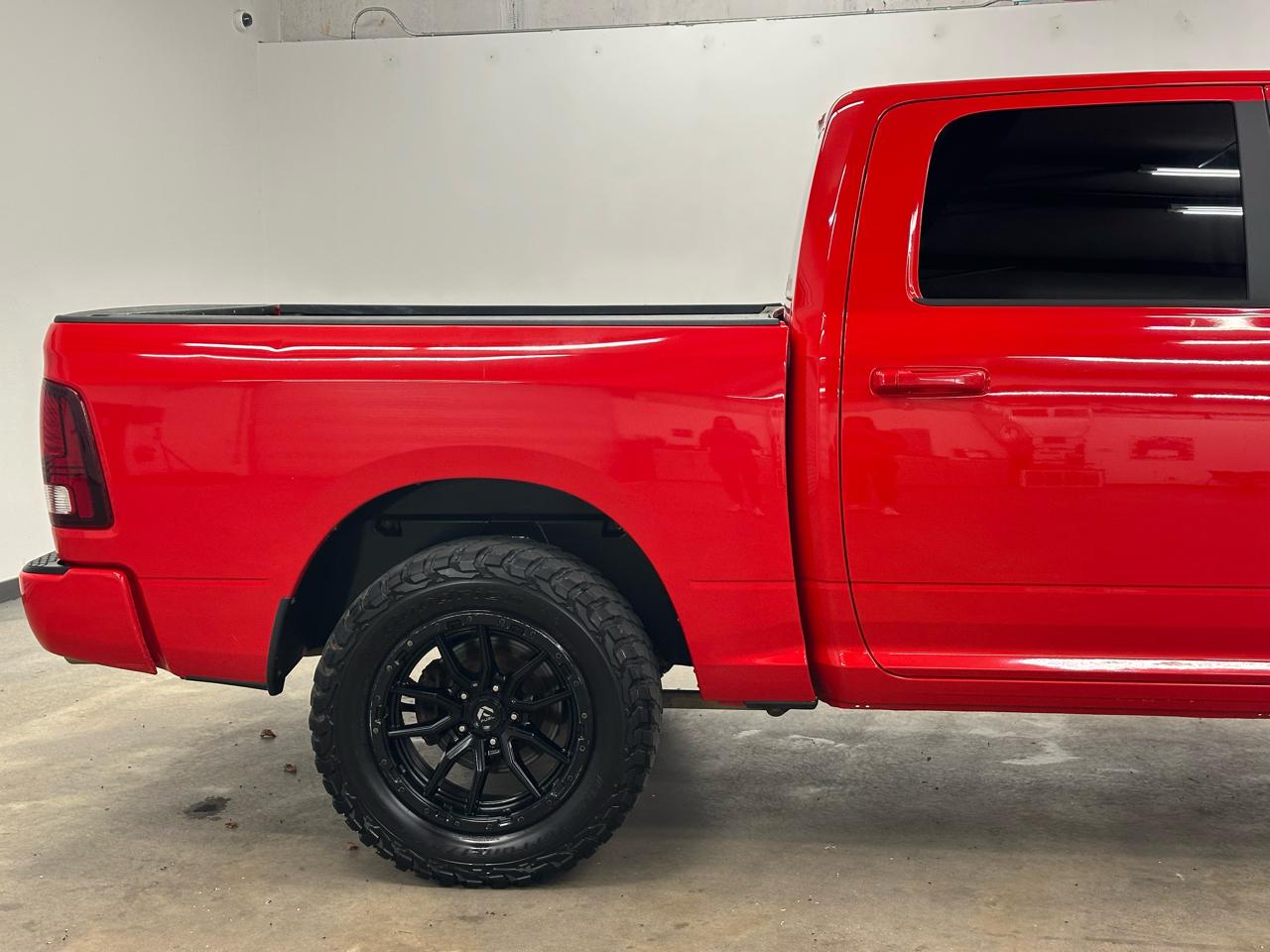 RAM 1500 Sport Crew Cab SWB 4WD 2016