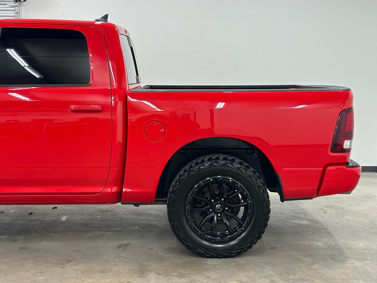 RAM 1500 Sport Crew Cab SWB 4WD 2016