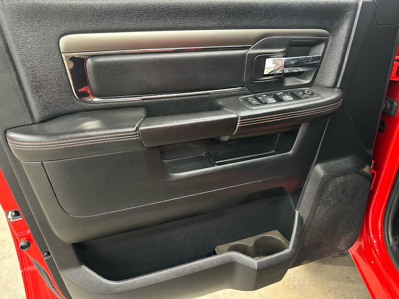 RAM 1500 Sport Crew Cab SWB 4WD 2016